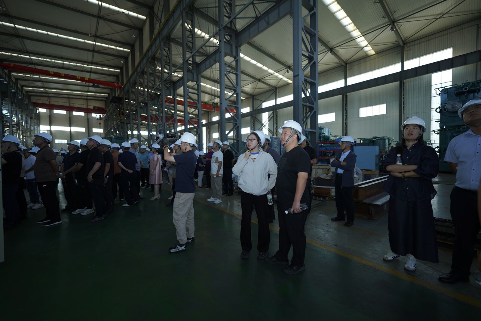 2024年（第十六屆）中國鋁用炭素年會暨碳材料發(fā)展論壇嘉賓蒞臨山東華鵬重工有限公司參觀指導(dǎo)